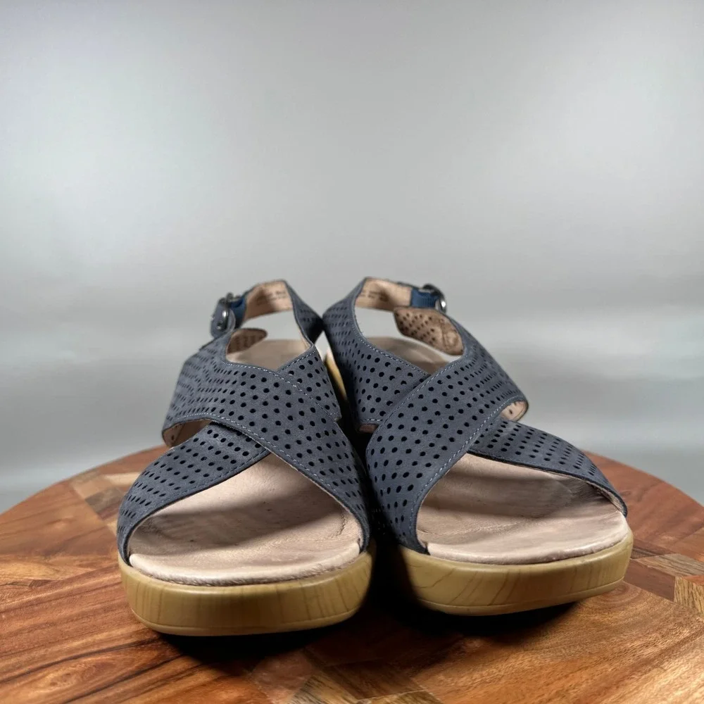 Dansko Womens Blue Perforated Leather Wedge Sandals Size 40 Buckle Strap Comfort